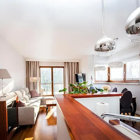 Aquarius By Q4Apartments *