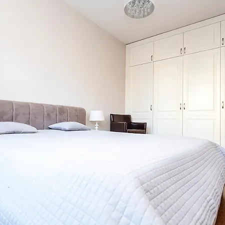 Aquarius By Q4Apartments *