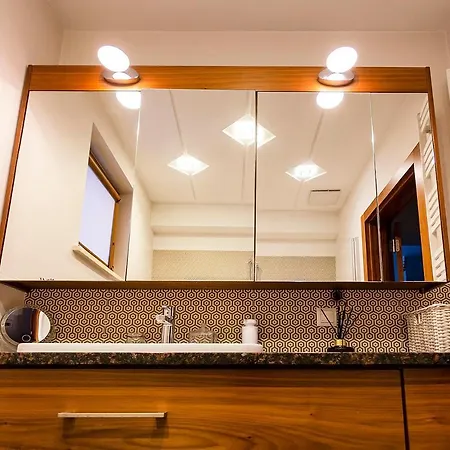 Aquarius By Q4Apartments *