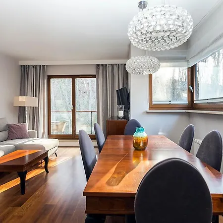 Aquarius By Q4Apartments *